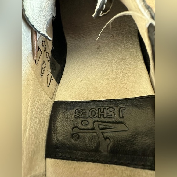 J Shoes Oakley 2 Wingtip Pumps Leather Retro Heels US 7 EU 38 B16 - Picture 11 of 11